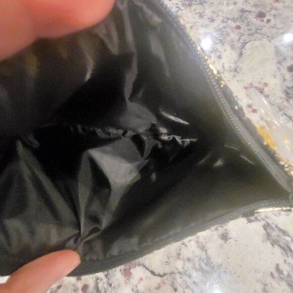 MAC Makeup Bag and Blush Brush New Black and Gold - Picture 3 of 3